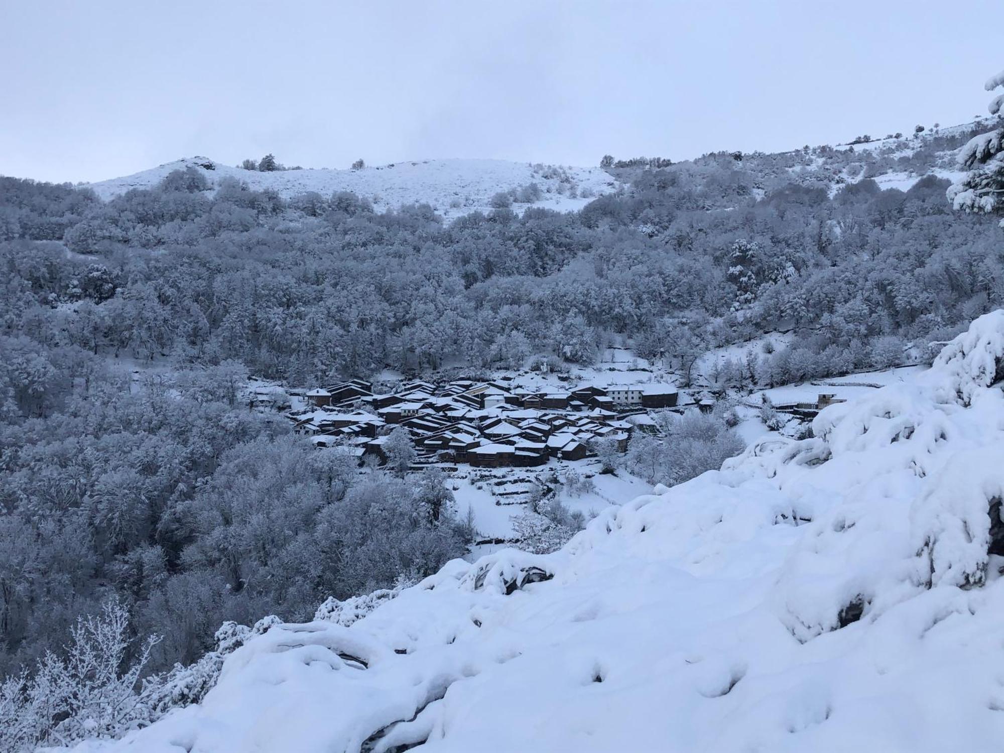 A Barreira -Lar Da Cima- Lägenhet Folgoso do Courel Exteriör bild