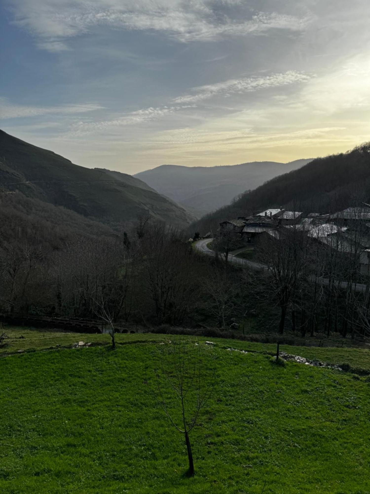 A Barreira -Lar Da Cima- Lägenhet Folgoso do Courel Exteriör bild
